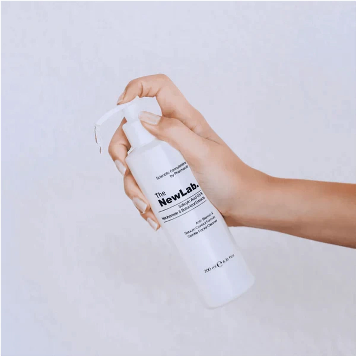 The NewLab Salicylic Acid 0.5% + Niacinamide + Botanical  Extracts Cleansing Gel 200ml